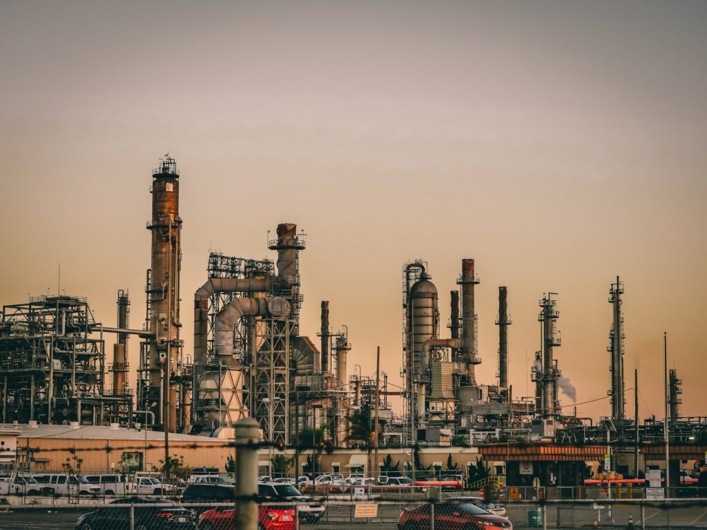 Petrole Yatırım: Fosil Yakıt Sektörü ve Hisseleri