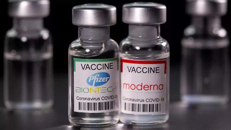 Pfizer ve Moderna’nın Covid Aşısı için Onay Bekliyor