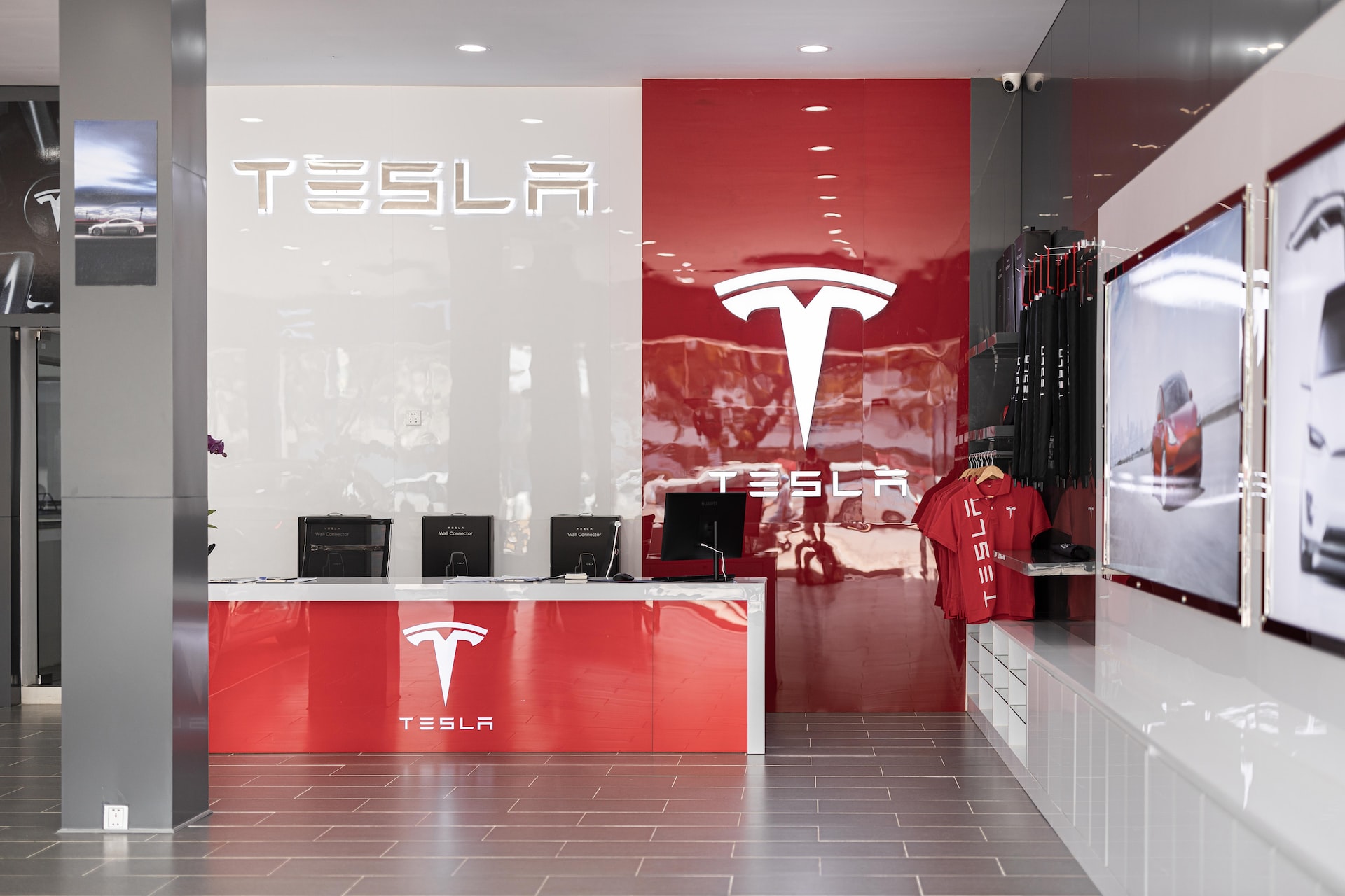 Tesla Hisseleri Neden Yükseldi? Fiyat İndirimleri Pozitif Yansıyabilir