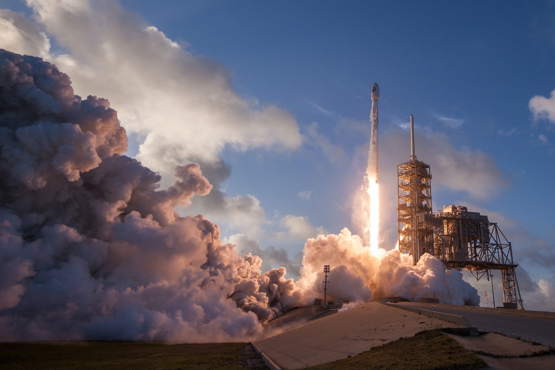 SpaceX 750 Milyon Dolar Yatırım Aldı!
