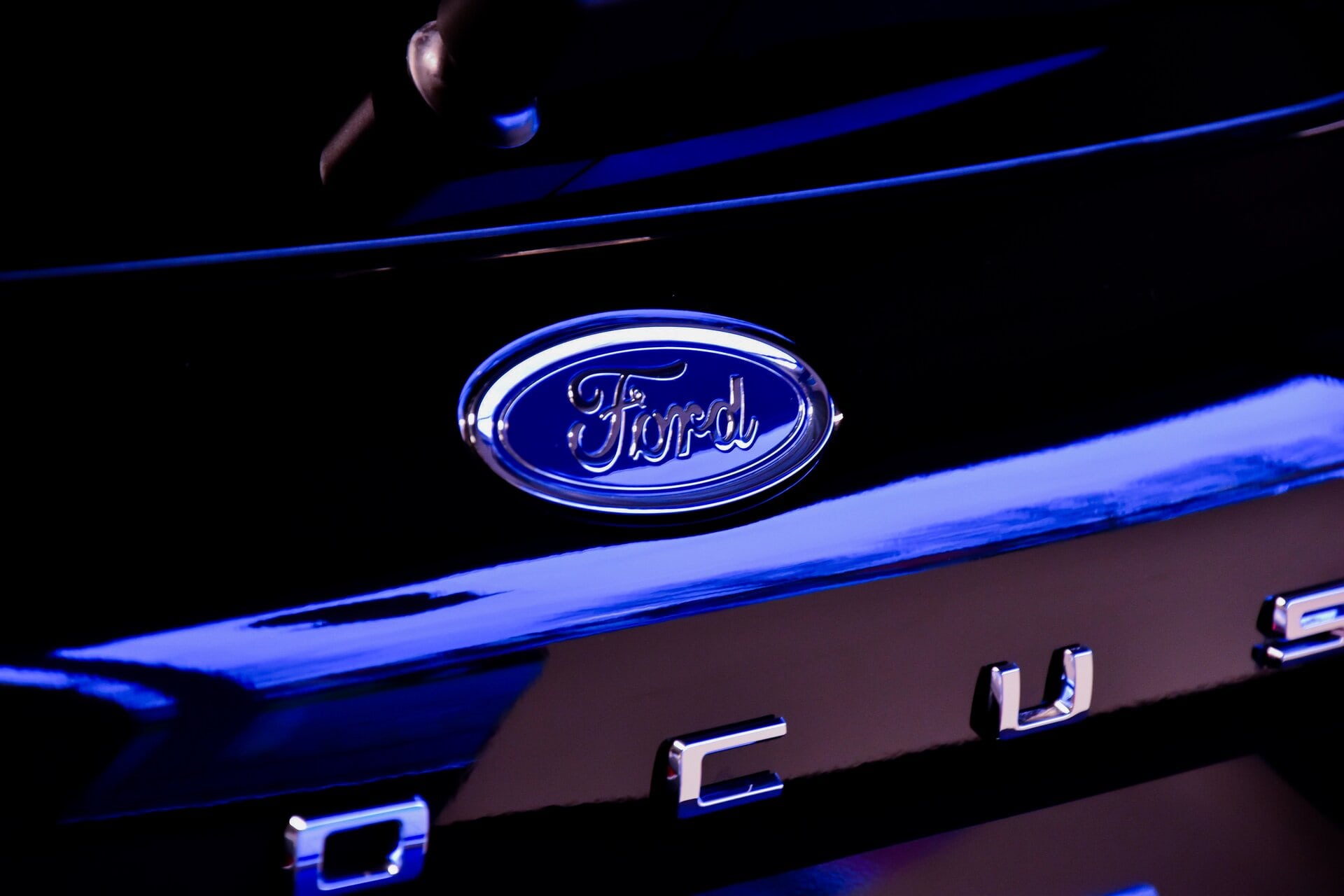 Ford, Elektrikli Otomobiller için Vites Artırıyor