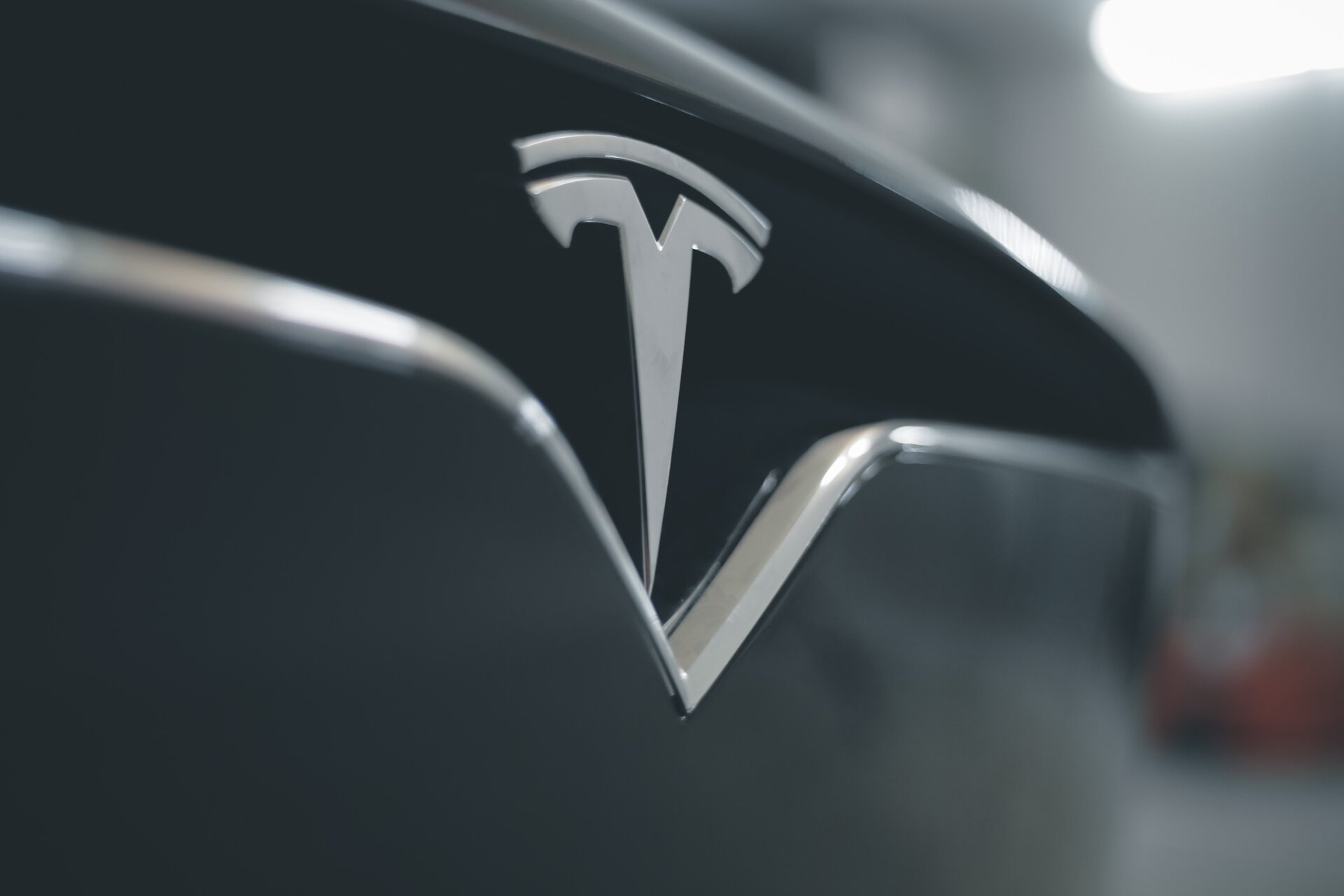 Tesla, Yeni Müşterilere Para İadesi Sunacak